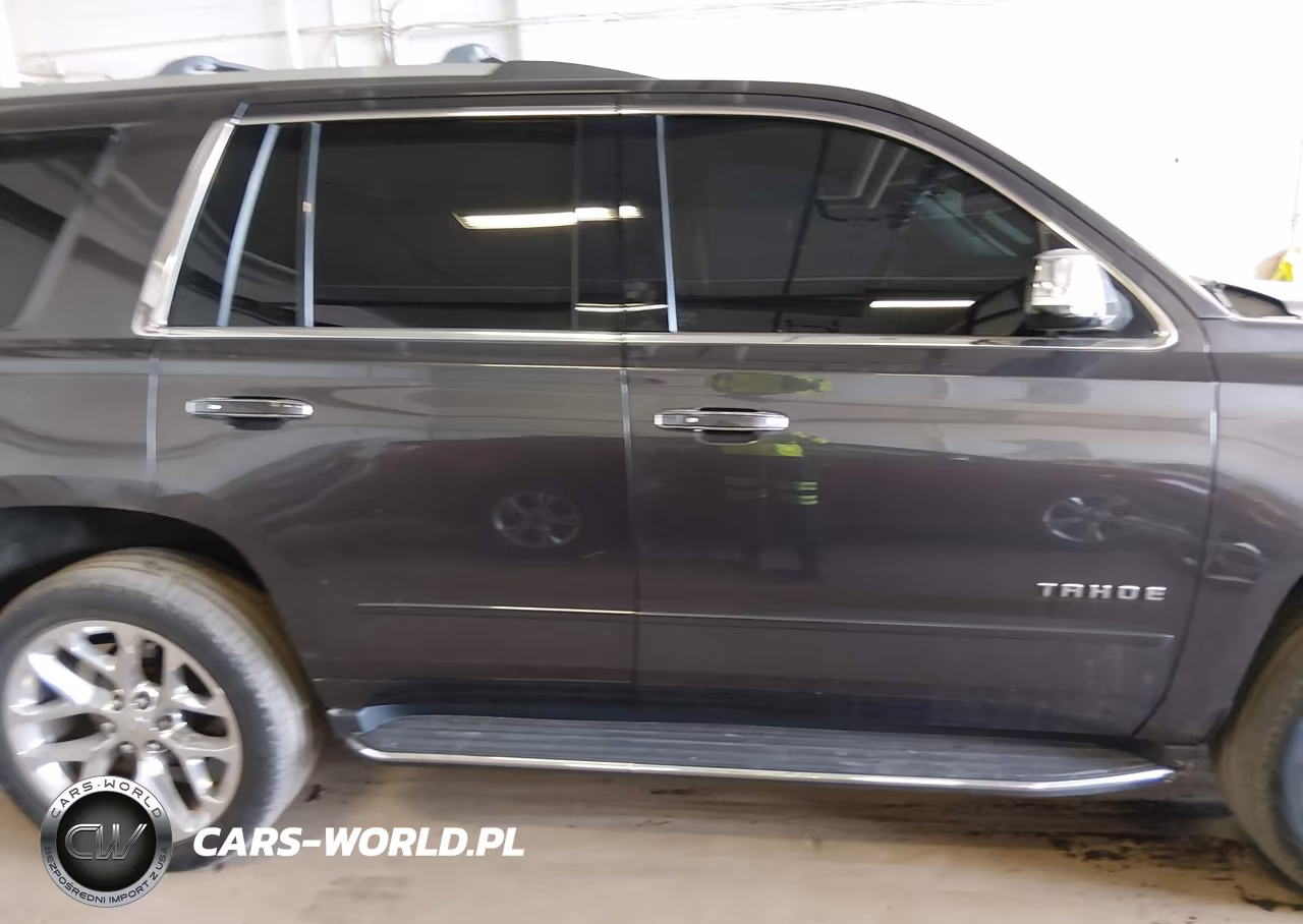 2017 Chevrolet Tahoe Premier VIN:1GNSKCKC1HR334368 - 13