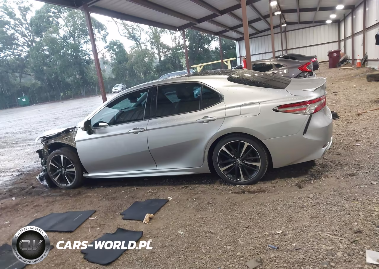 2018 Toyota Camry Xse VIN:4T1B61HK6JU069056 - 15