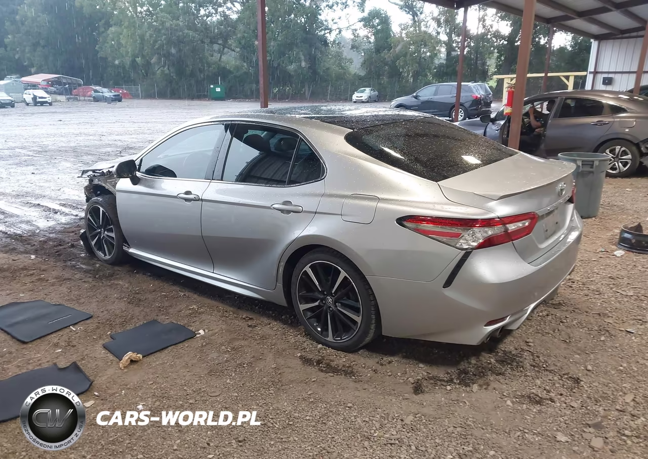 2018 Toyota Camry Xse VIN:4T1B61HK6JU069056 - 3