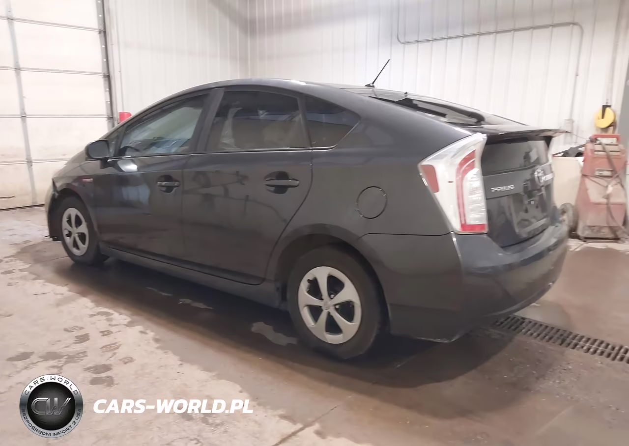 2014 Toyota Prius Two VIN:JTDKN3DU4E1780918 - 3