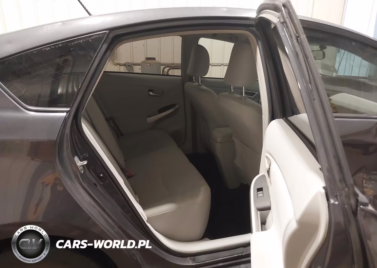 2014 Toyota Prius Two VIN:JTDKN3DU4E1780918 - 8