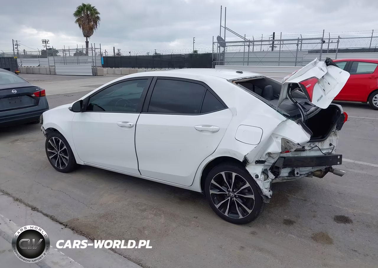 2018 Toyota Corolla Se VIN:5YFBURHE4JP800535 - 3