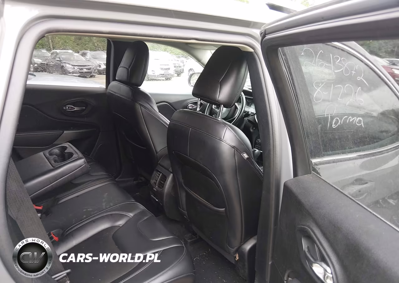 2020 Jeep Cherokee Latitude Plus 4X4 VIN:1C4PJMLB4LD537581 - 8