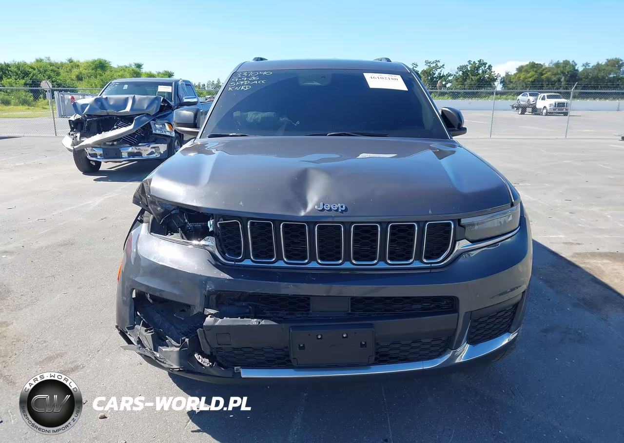 2023 Jeep Grand Cherokee L Laredo 4X4 VIN:1C4RJKAG3P8828566 - 13