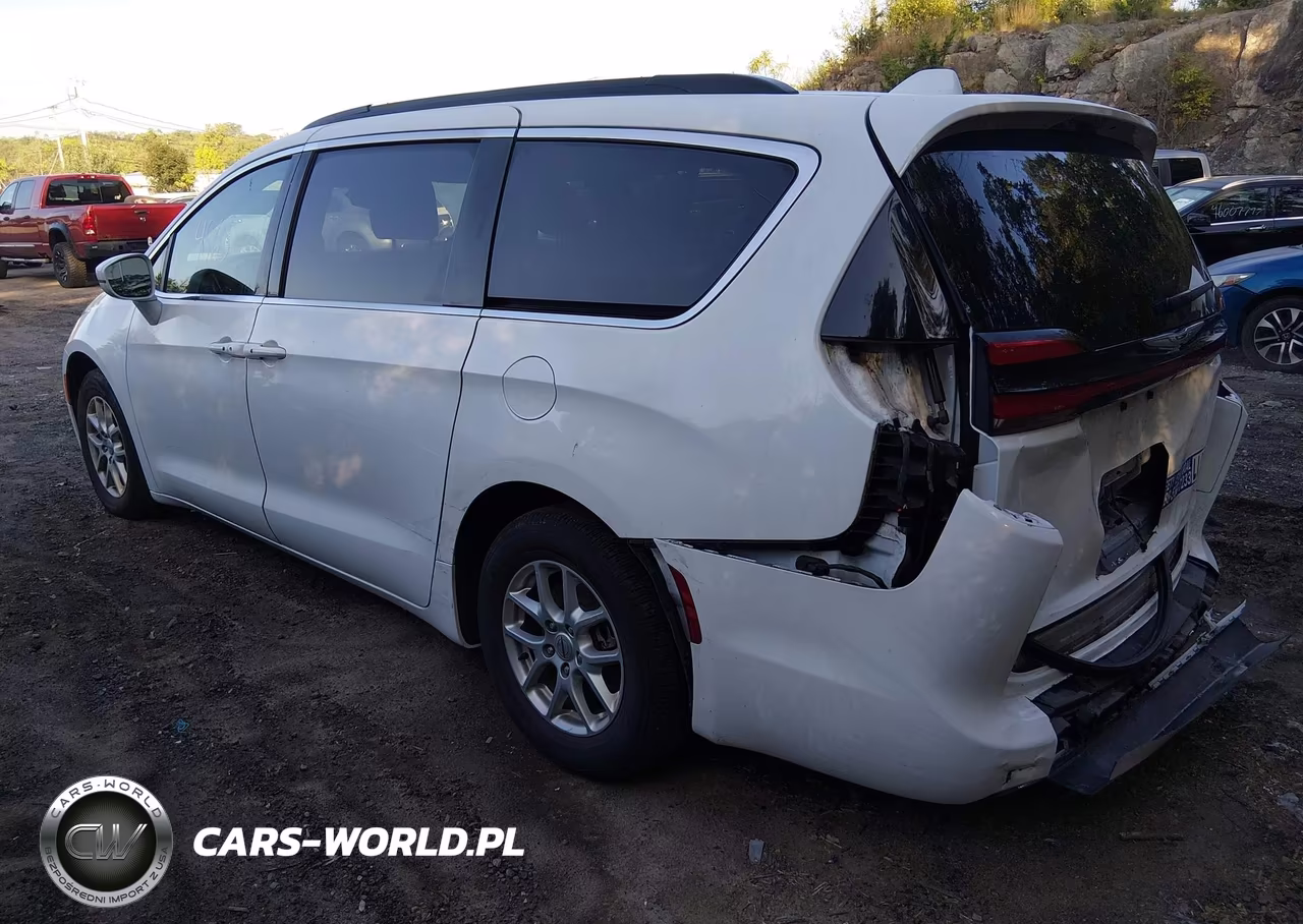 2022 Chrysler Pacifica Touring L VIN:2C4RC1BG7NR209232 - 3