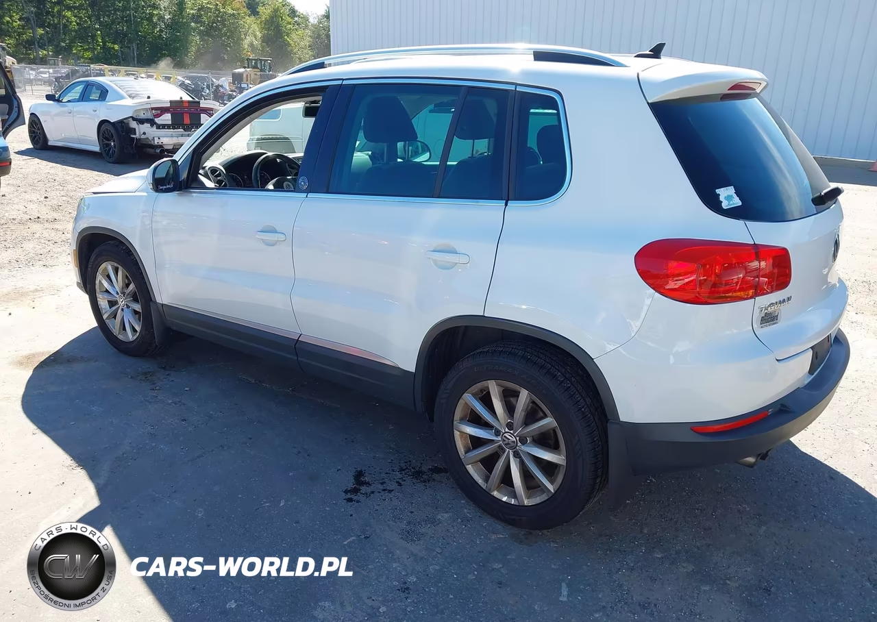 2017 Volkswagen Tiguan 2.0T Wolfsburg Edition VIN:WVGSV7AXXHK001148 - 3