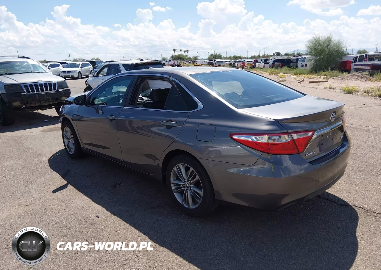 2015 Toyota Camry Se VIN:4T1BF1FK1FU983144 - 3