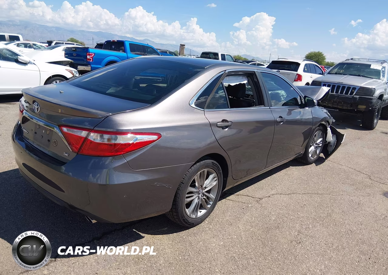 2015 Toyota Camry Se VIN:4T1BF1FK1FU983144 - 4