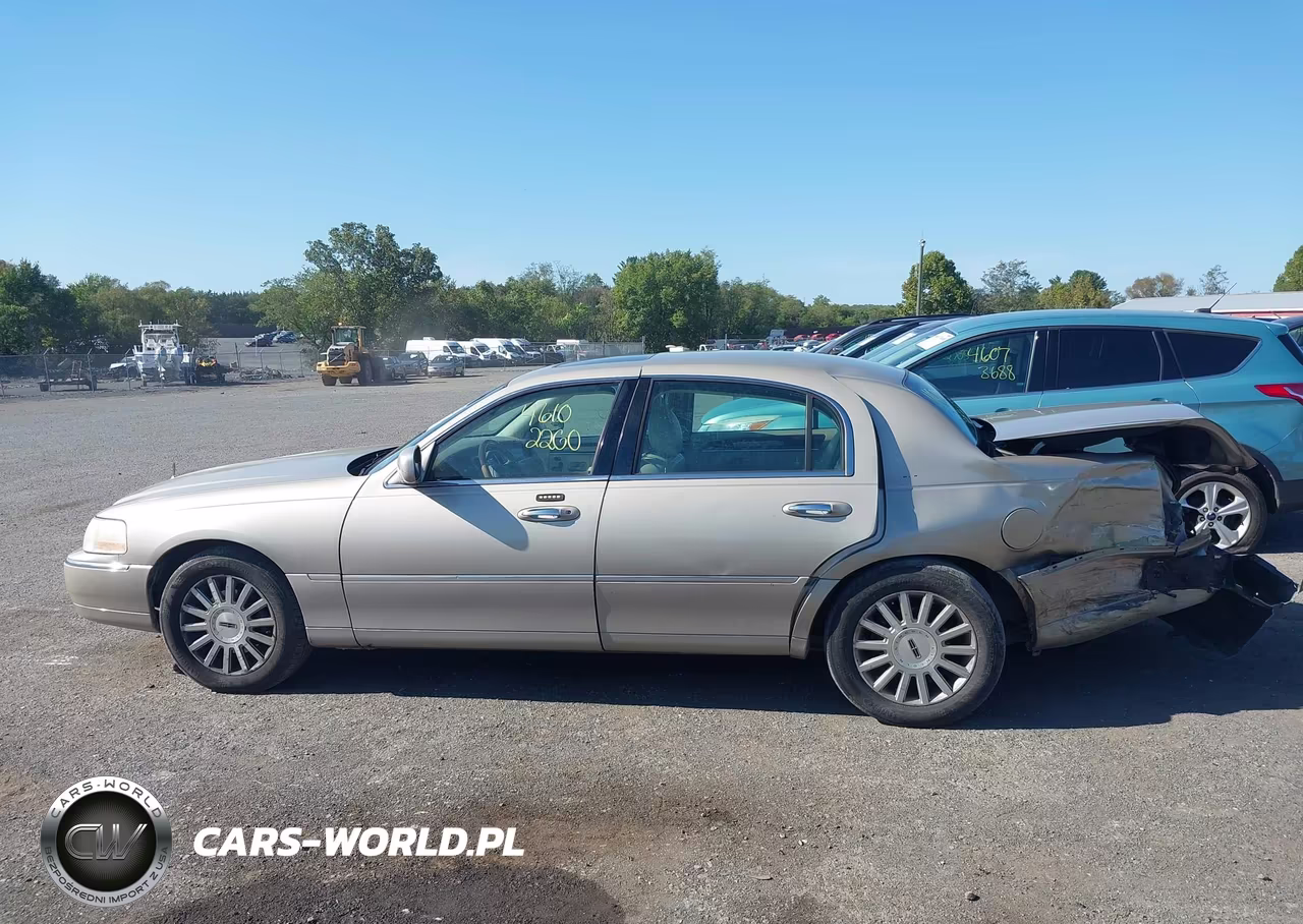 2004 Lincoln Town Car Ultimate VIN:1LNHM83W44Y683328 - 14