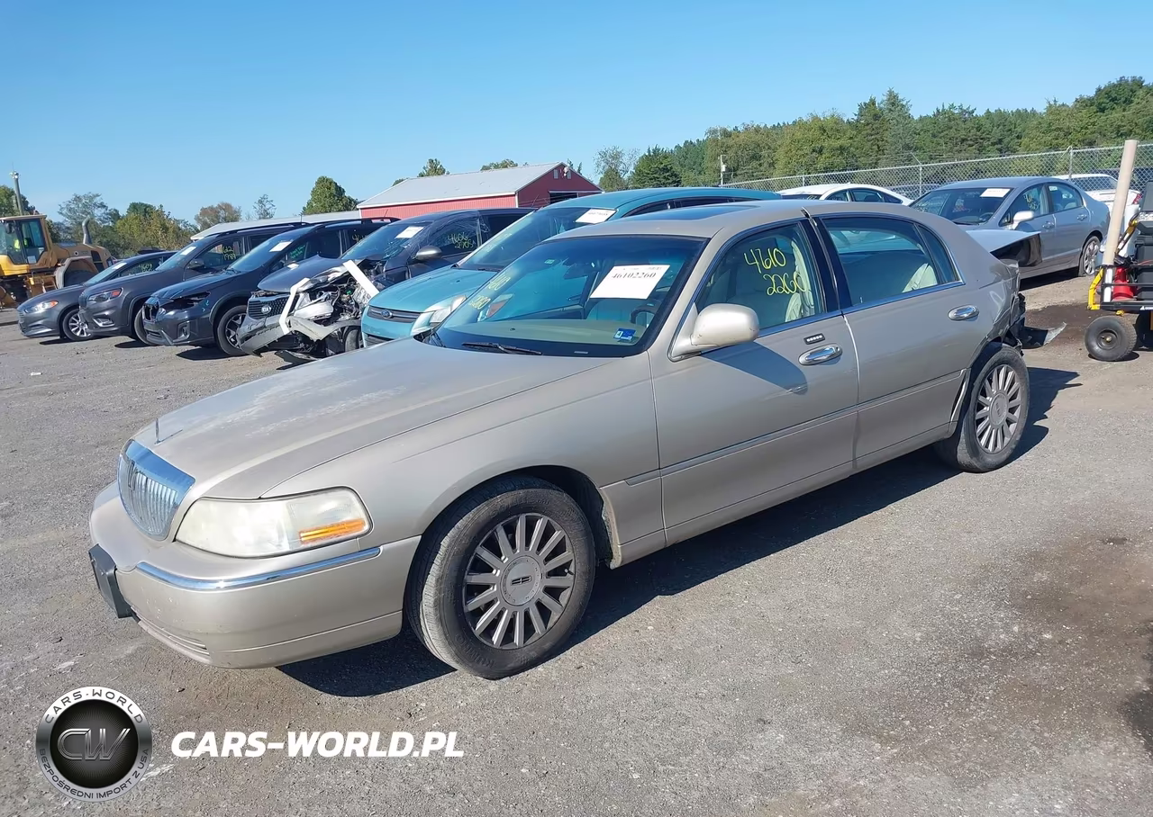 2004 Lincoln Town Car Ultimate VIN:1LNHM83W44Y683328 - 2