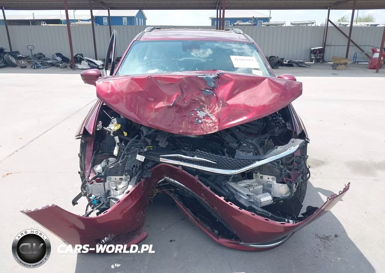 2017 Chrysler Pacifica Touring-L Plus VIN:2C4RC1EG0HR532358 - 12