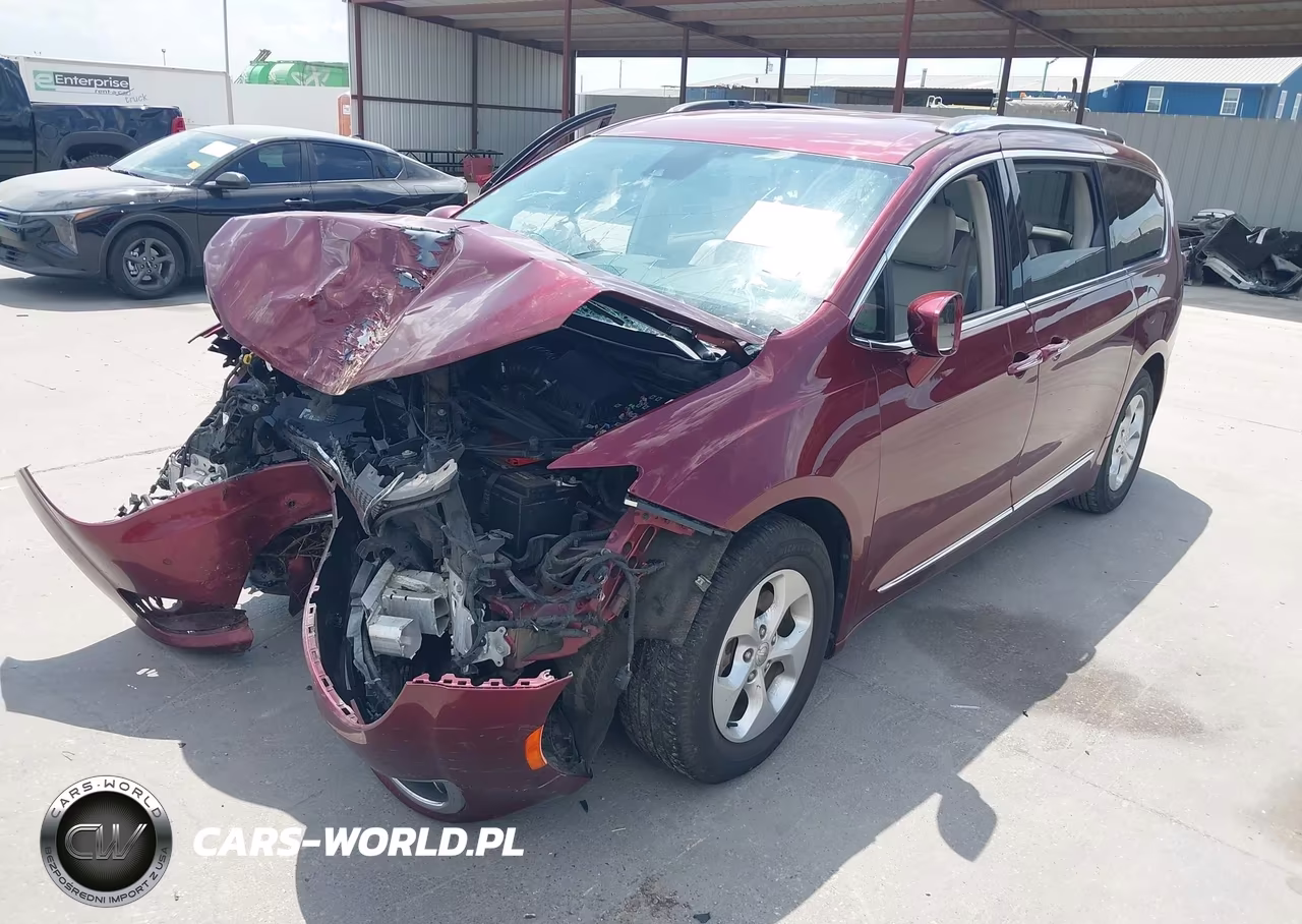 2017 Chrysler Pacifica Touring-L Plus VIN:2C4RC1EG0HR532358 - 2