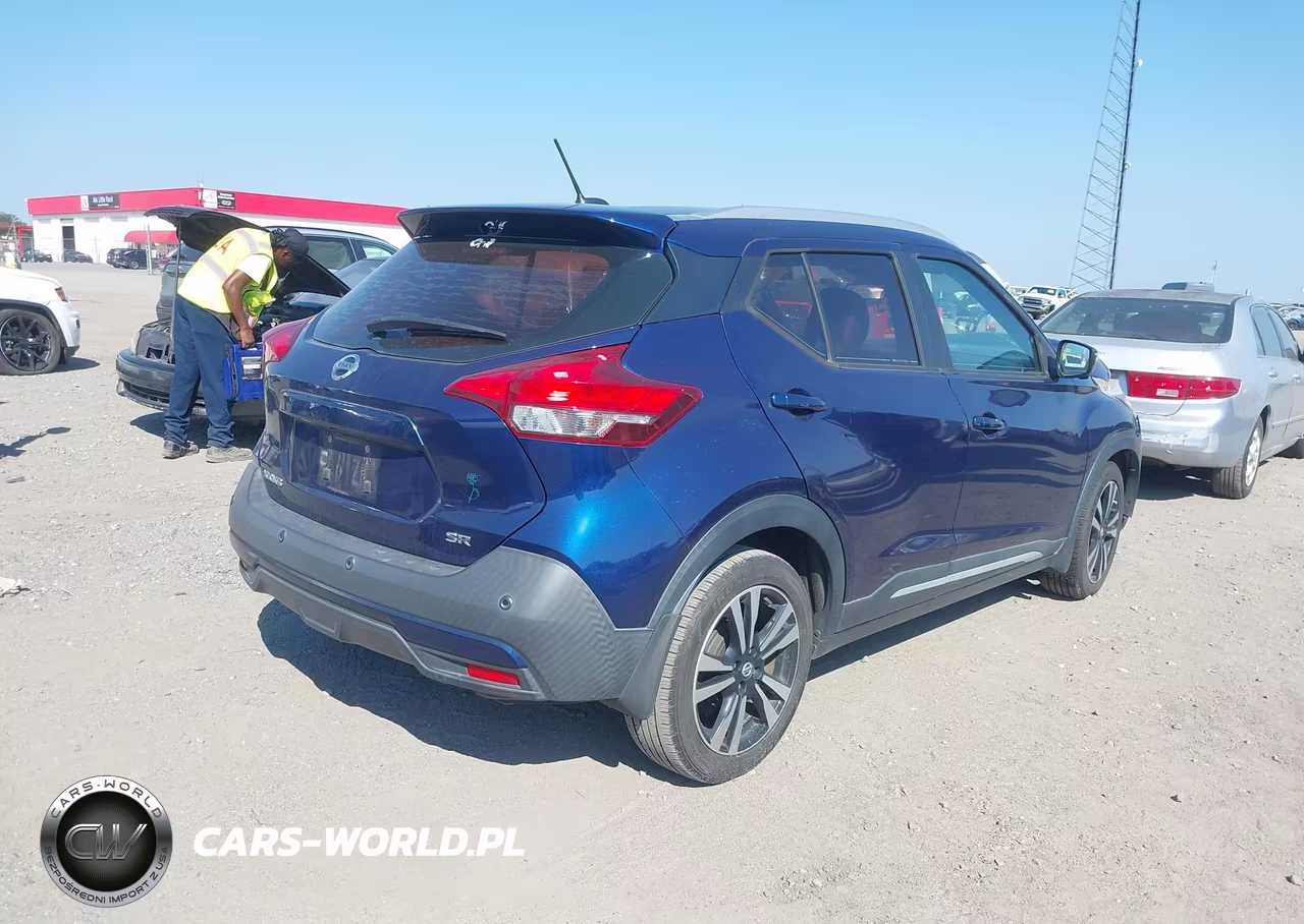 2020 Nissan Kicks Sr Xtronic Cvt VIN:3N1CP5DV1LL533156 - 4