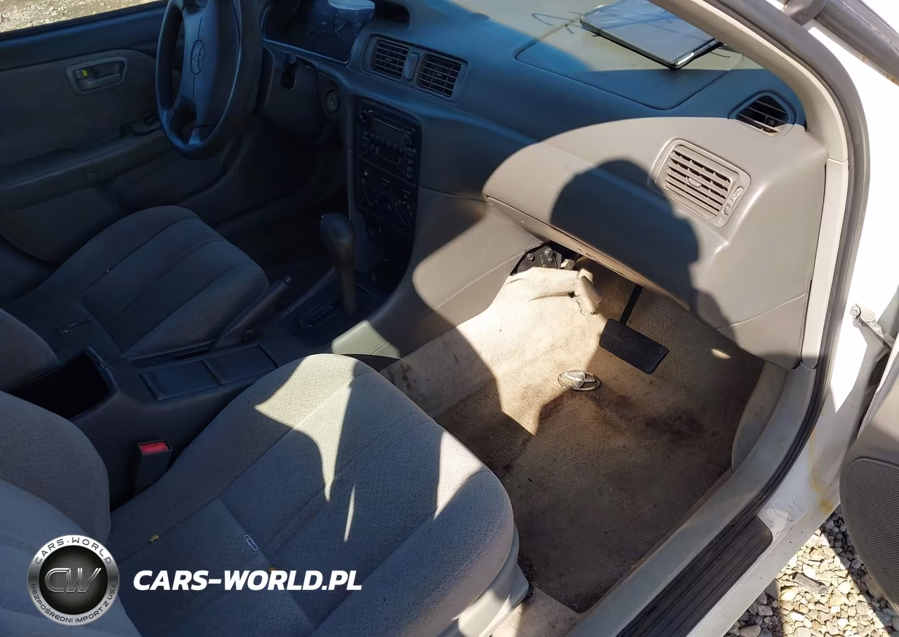 2001 Toyota Camry Le VIN:4T1BG22K51U793025 - 5