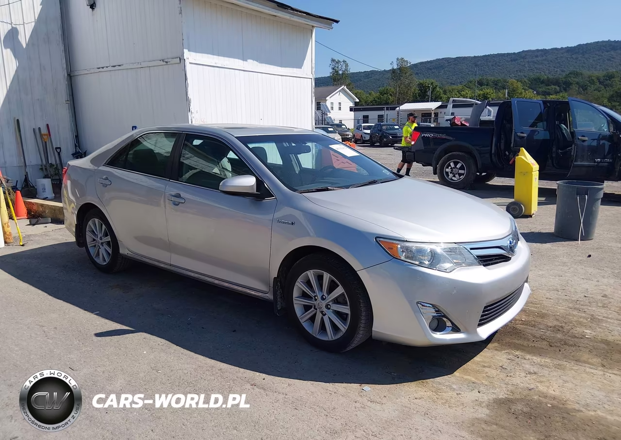 2013 Toyota Camry Hybrid Xle – zdjęcie 1 z 16