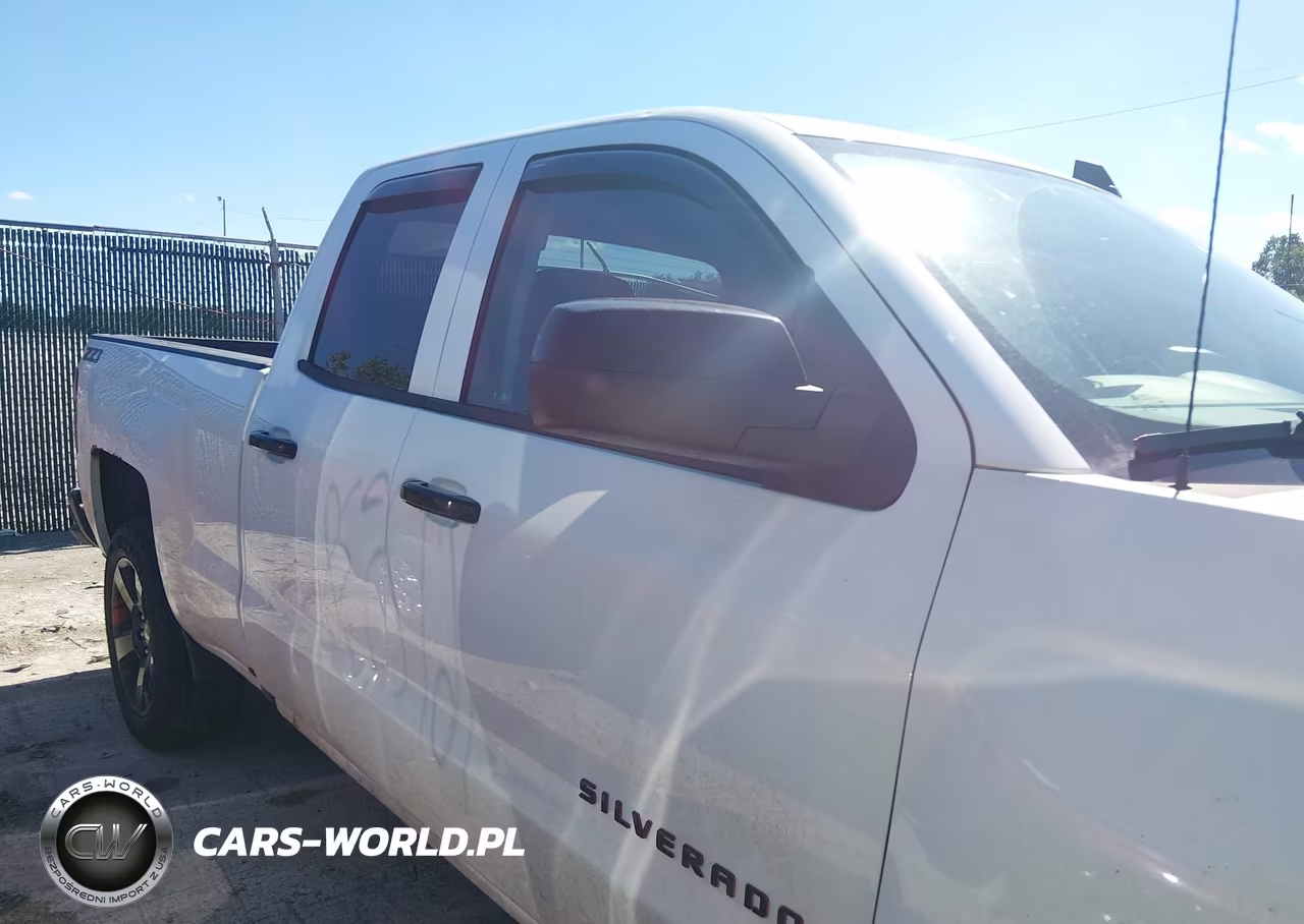 2018 Chevrolet Silverado 1500 2Lt VIN:1GCVKREH8JZ109998 - 13