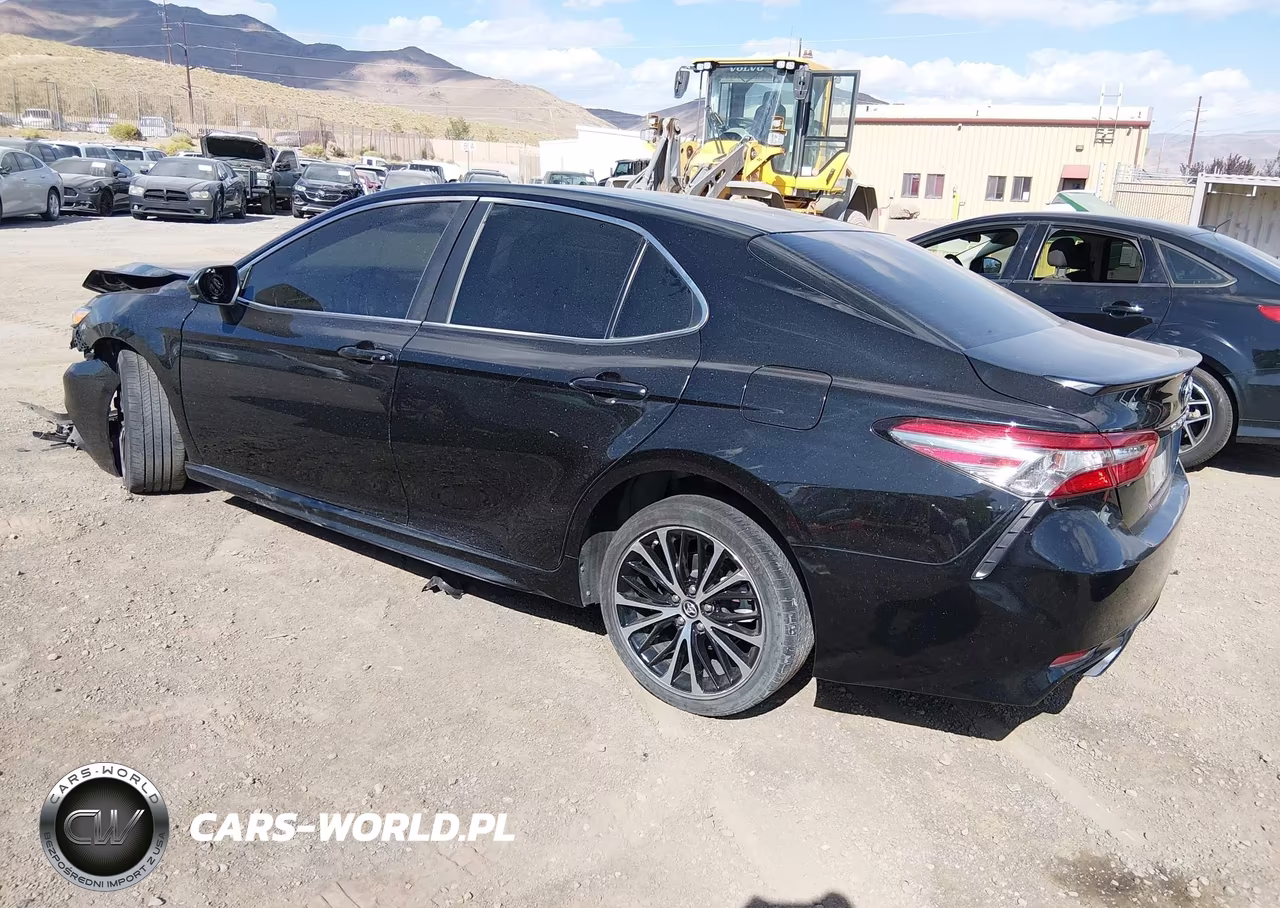 2018 Toyota Camry Se VIN:4T1B11HKXJU641714 - 3