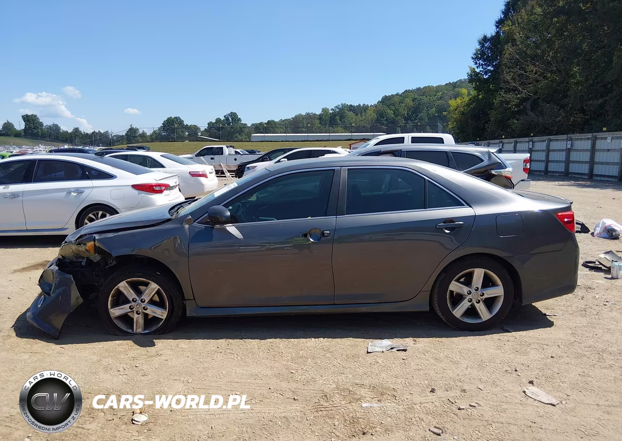 2013 Toyota Camry Se VIN:4T1BF1FK9DU681081 - 13