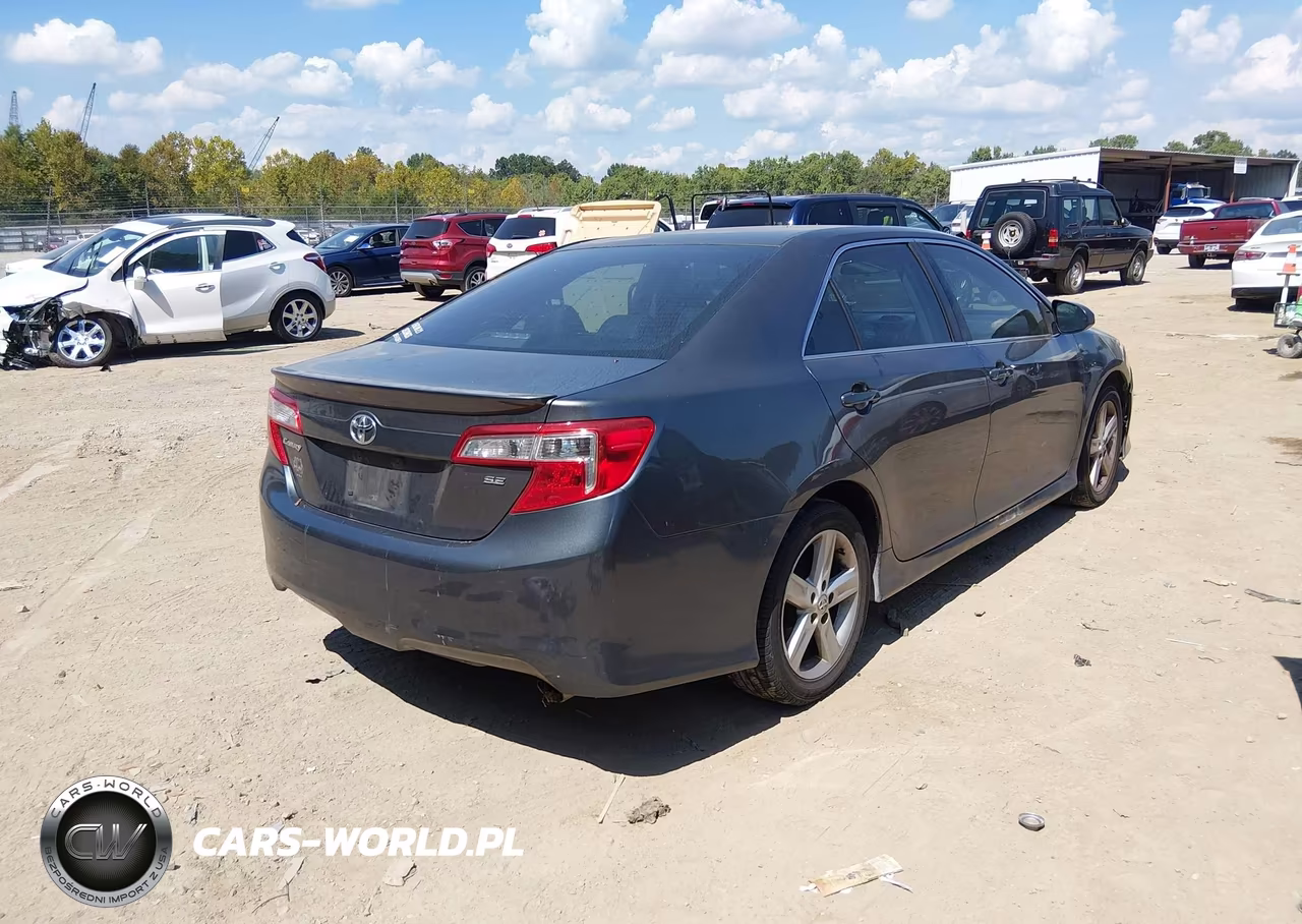 2013 Toyota Camry Se VIN:4T1BF1FK9DU681081 - 4