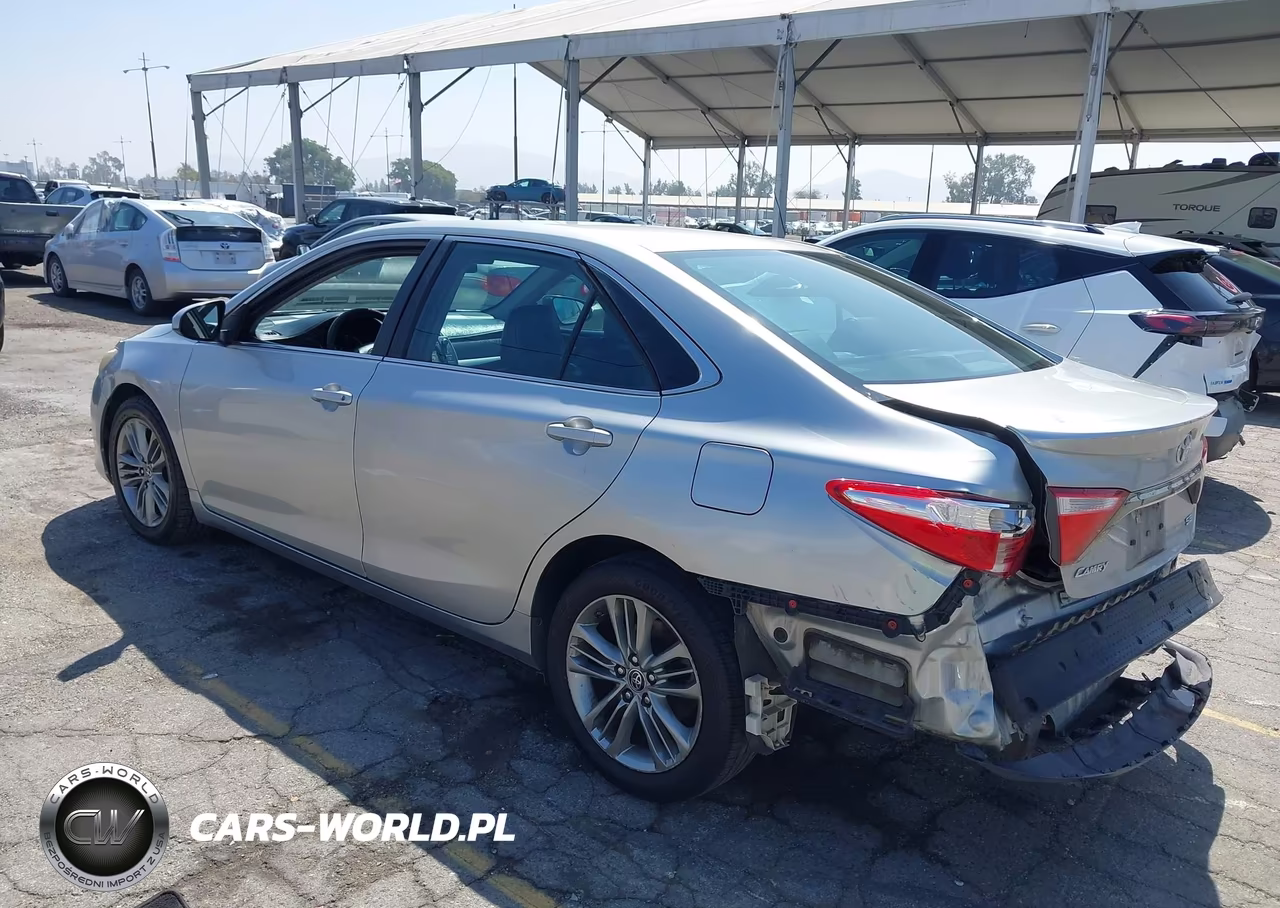2016 Toyota Camry Se VIN:4T1BF1FK0GU540713 - 3