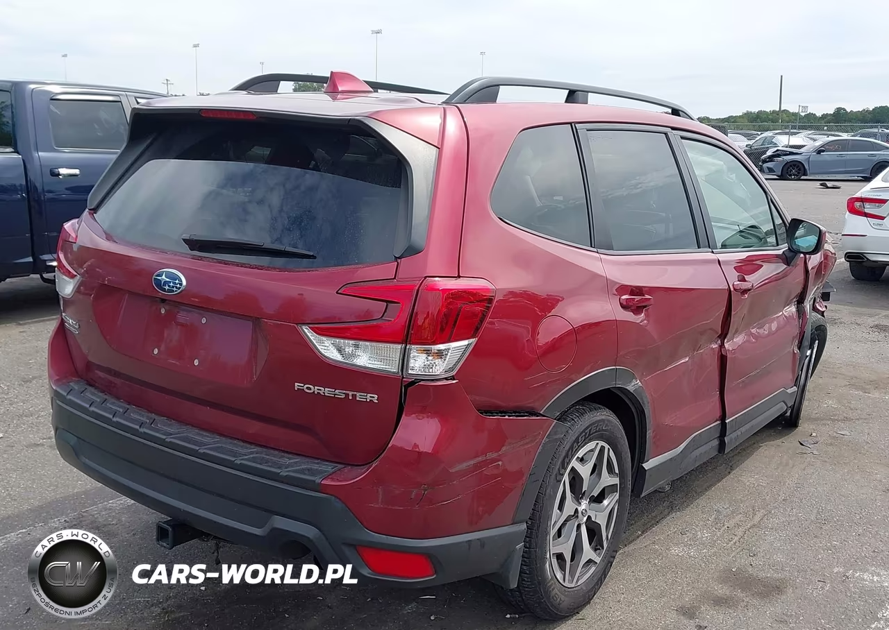 2019 Subaru Forester Premium VIN:JF2SKAGC2KH573982 - 4