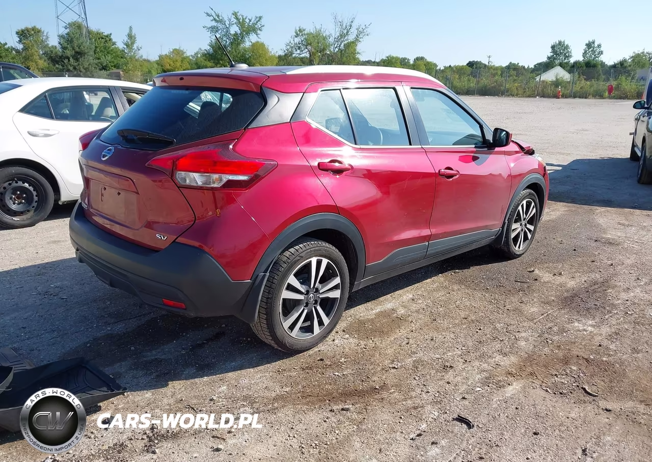 2018 Nissan Kicks Sv VIN:3N1CP5CU7JL536861 - 4