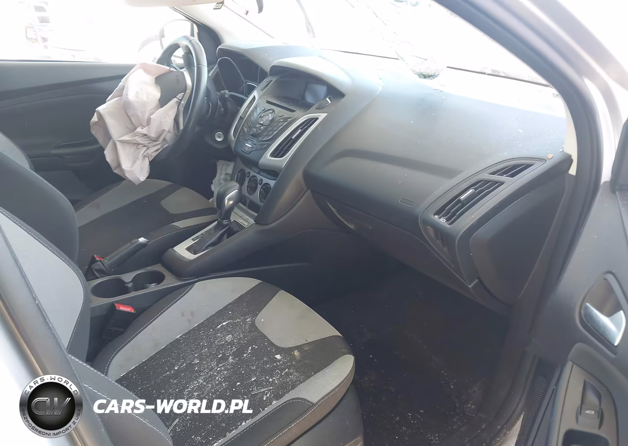2014 Ford Focus Se VIN:1FADP3K21EL243566 - 5