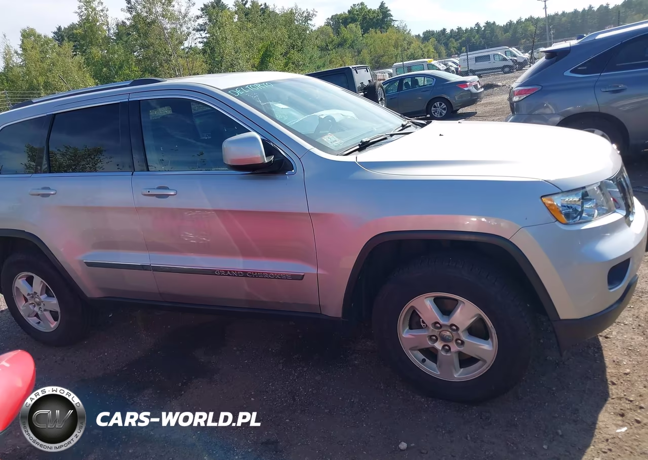 2013 Jeep Grand Cherokee Laredo VIN:1C4RJFAG4DC506857 - 13