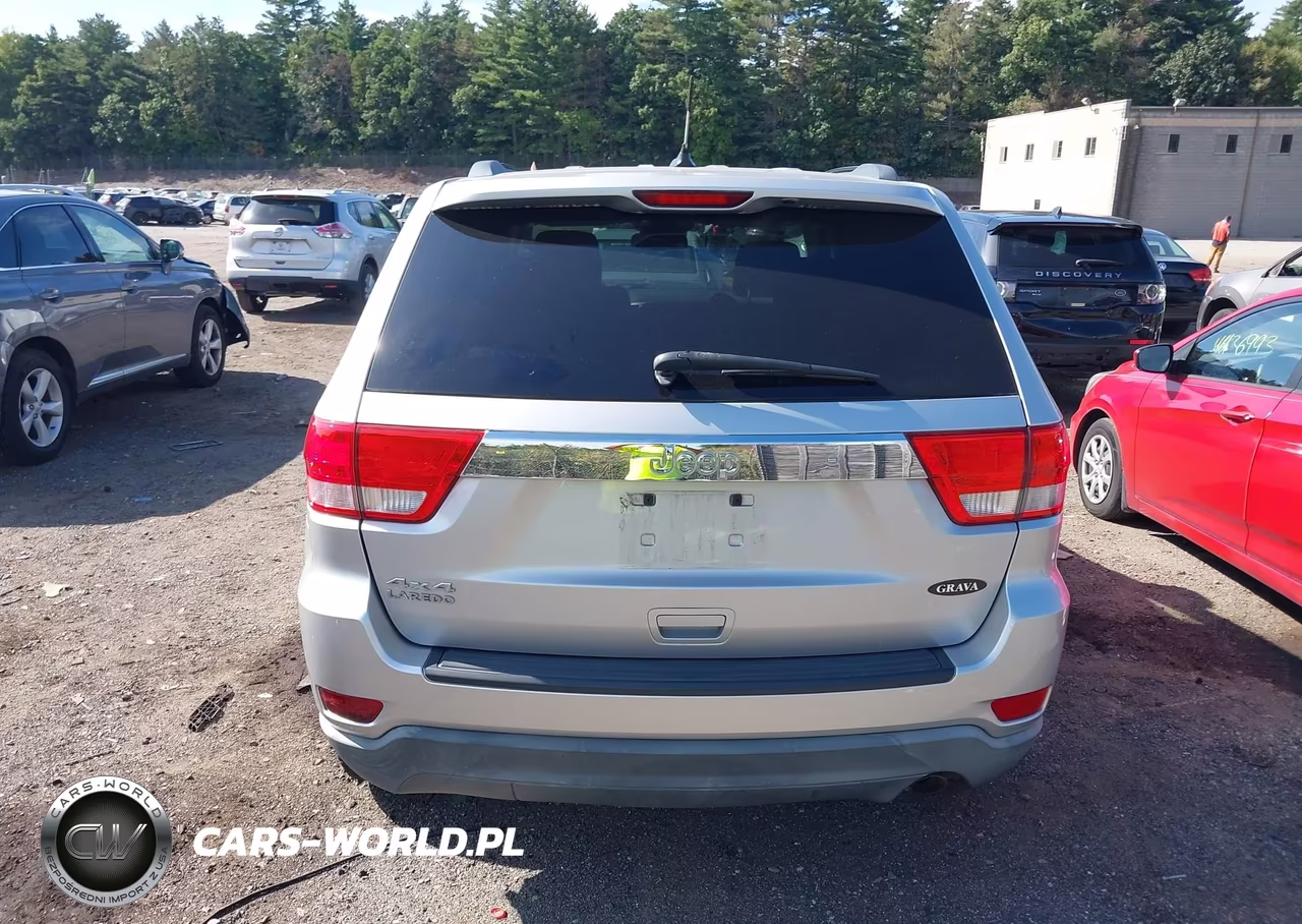 2013 Jeep Grand Cherokee Laredo VIN:1C4RJFAG4DC506857 - 16