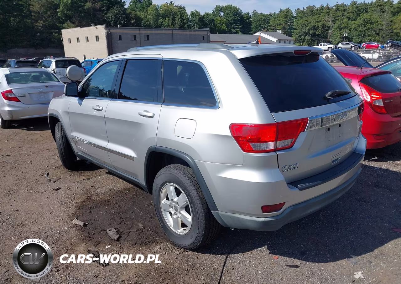 2013 Jeep Grand Cherokee Laredo VIN:1C4RJFAG4DC506857 - 3