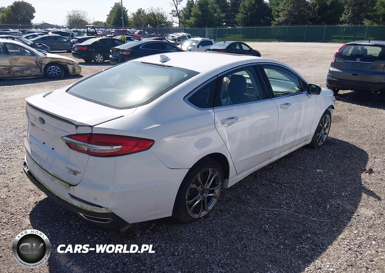 2020 Ford Fusion Titanium VIN:3FA6P0D95LR175692 - 4