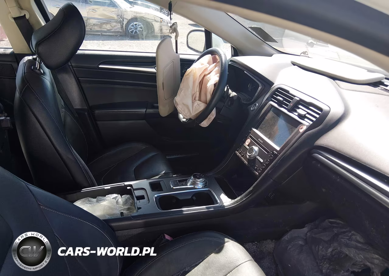2020 Ford Fusion Titanium VIN:3FA6P0D95LR175692 - 5