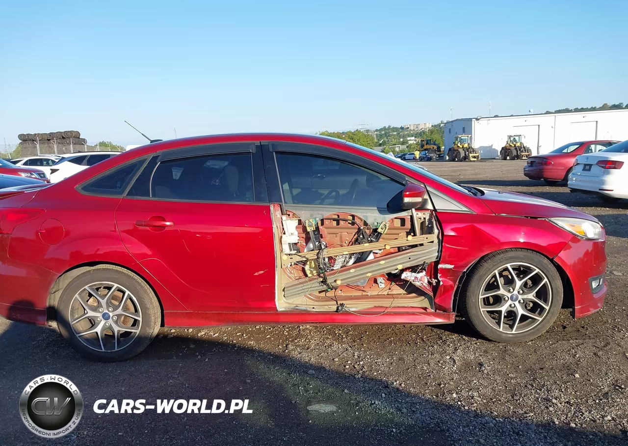 2015 Ford Focus Se VIN:1FADP3F26FL298560 - 6