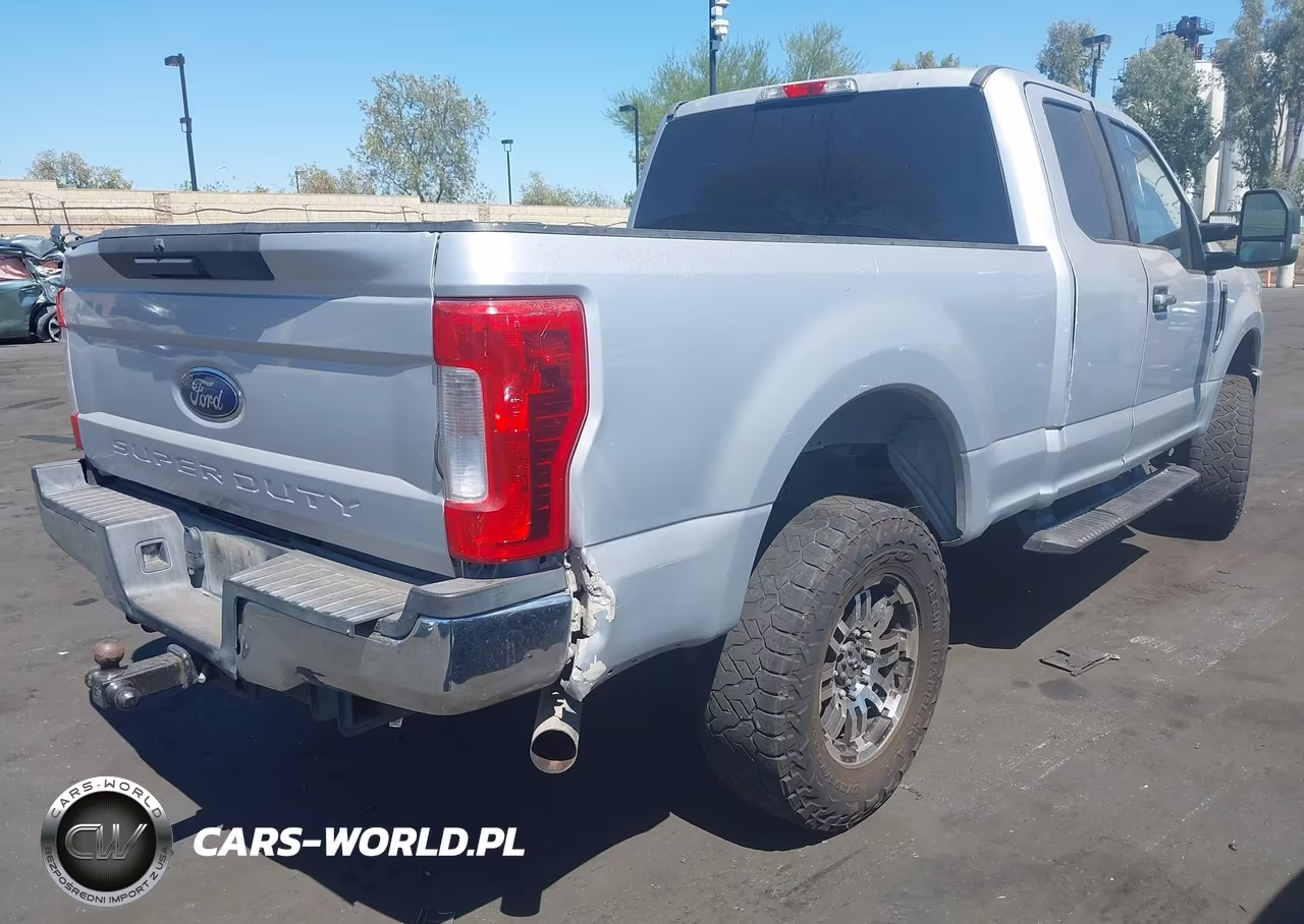 2018 Ford F-250 Xl VIN:1FT7X2B66JEC54484 - 4