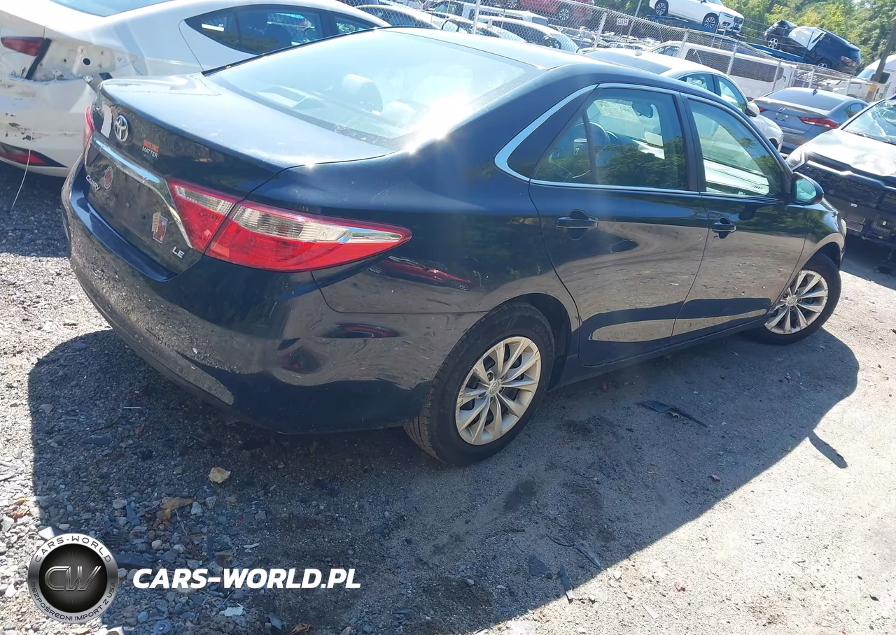 2015 Toyota Camry Le VIN:4T4BF1FK7FR449815 - 4