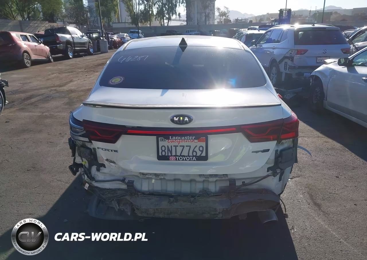 2020 Kia Forte Gt-Line VIN:3KPF34AD6LE167985 - 17