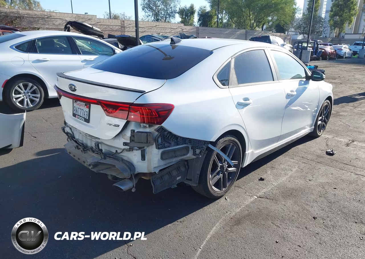 2020 Kia Forte Gt-Line VIN:3KPF34AD6LE167985 - 4