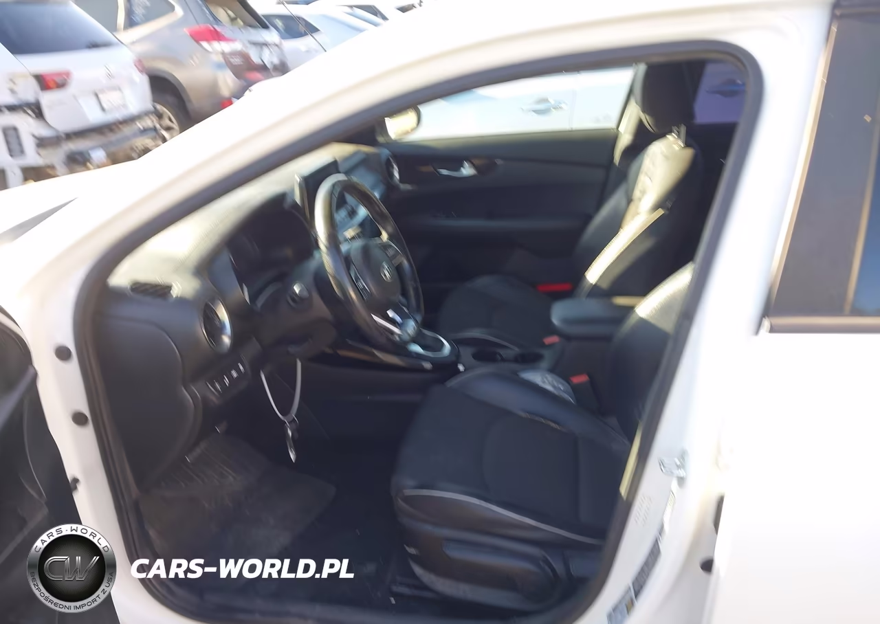 2020 Kia Forte Gt-Line VIN:3KPF34AD6LE167985 - 5