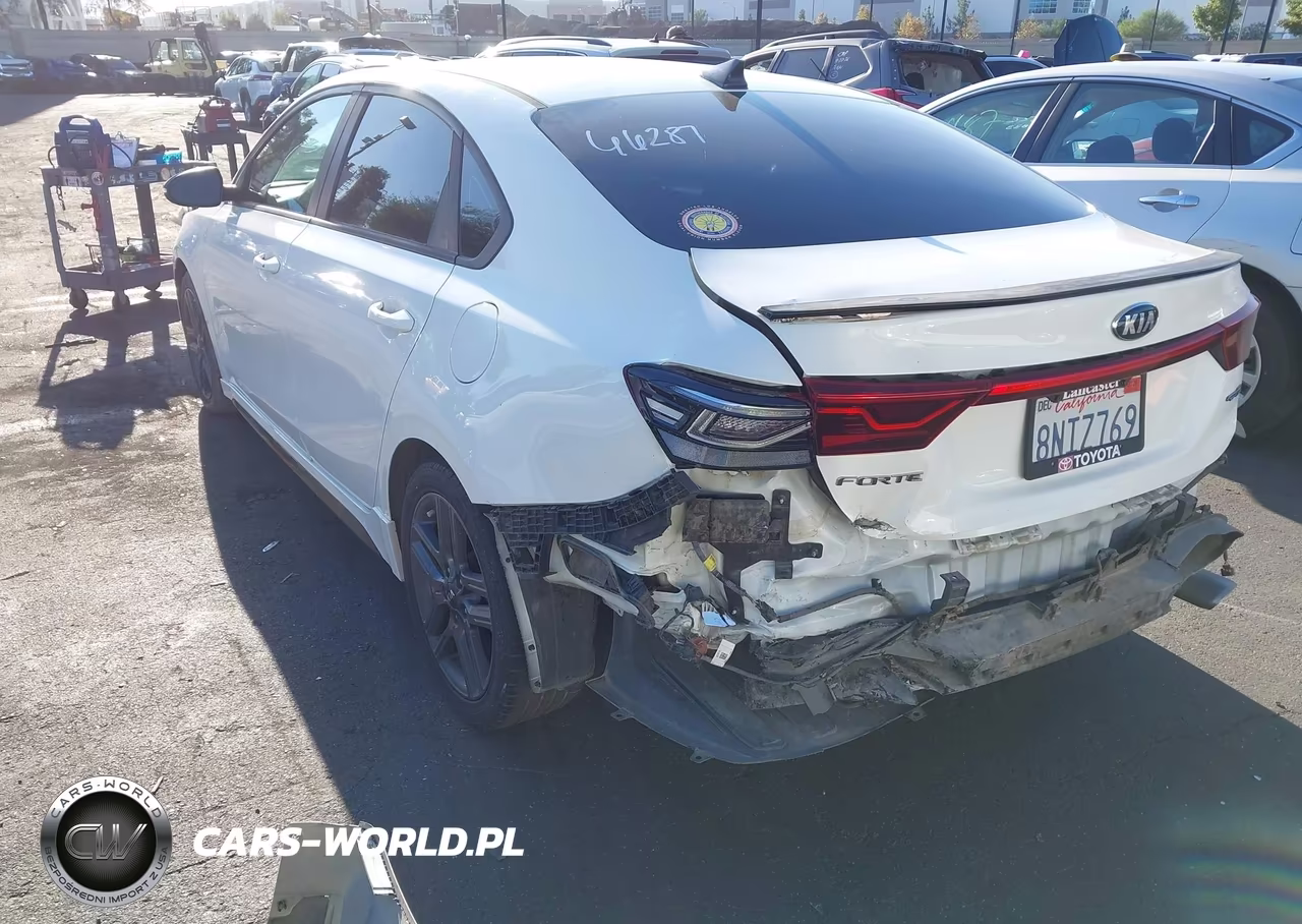 2020 Kia Forte Gt-Line VIN:3KPF34AD6LE167985 - 6