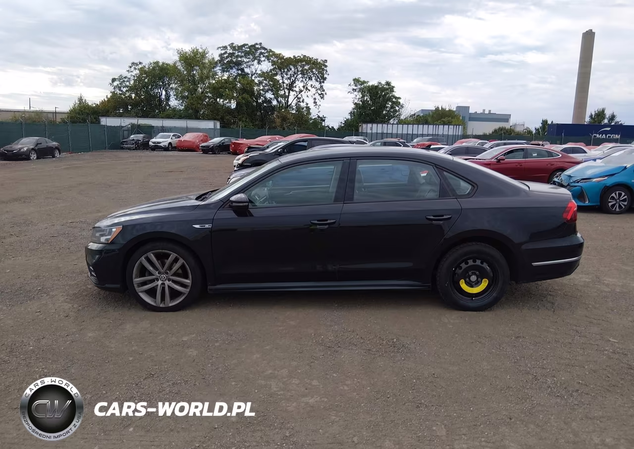 2018 Volkswagen Passat 2.0T R-Line-2.0T S VIN:1VWAA7A32JC046641 - 14