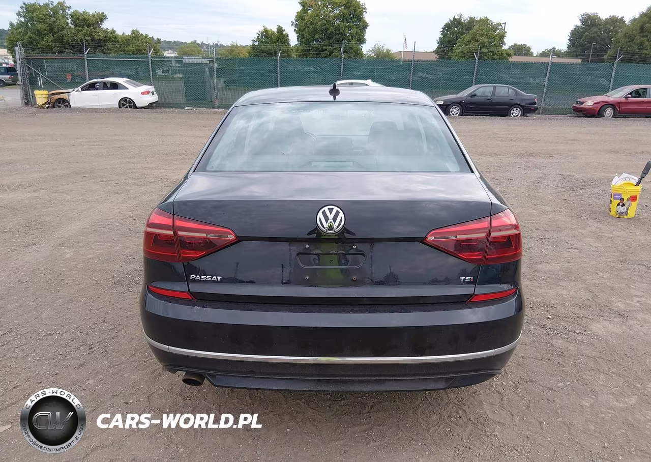 2018 Volkswagen Passat 2.0T R-Line-2.0T S VIN:1VWAA7A32JC046641 - 16