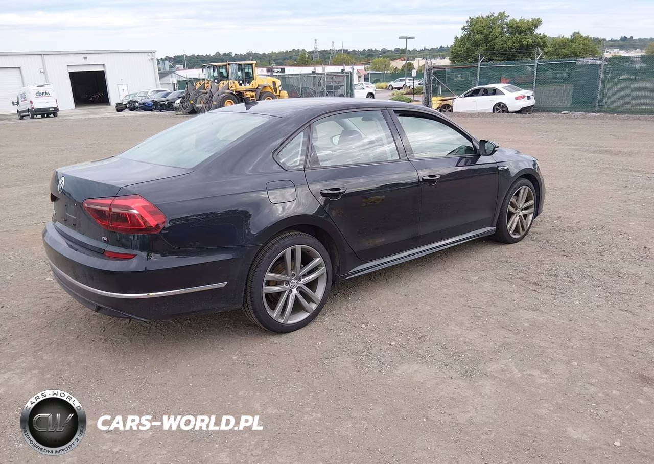 2018 Volkswagen Passat 2.0T R-Line-2.0T S VIN:1VWAA7A32JC046641 - 4