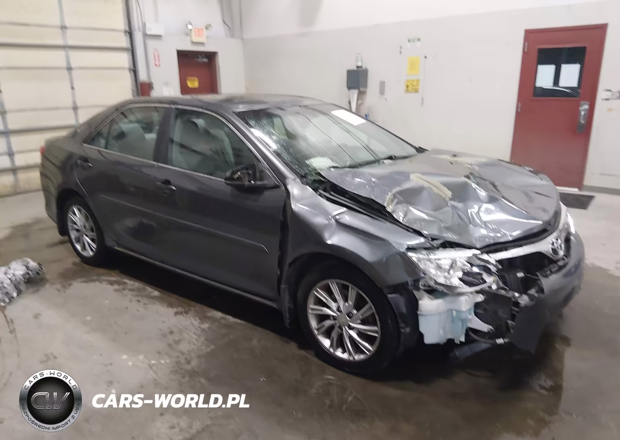 2012 Toyota Camry Le – zdjęcie 1 z 16
