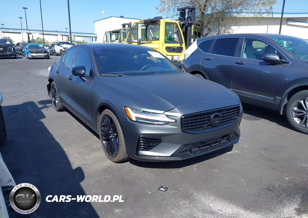 2022 Volvo S60 Recharge Plug-In Hybrid T8 Black Edition R-Design Extended Range
