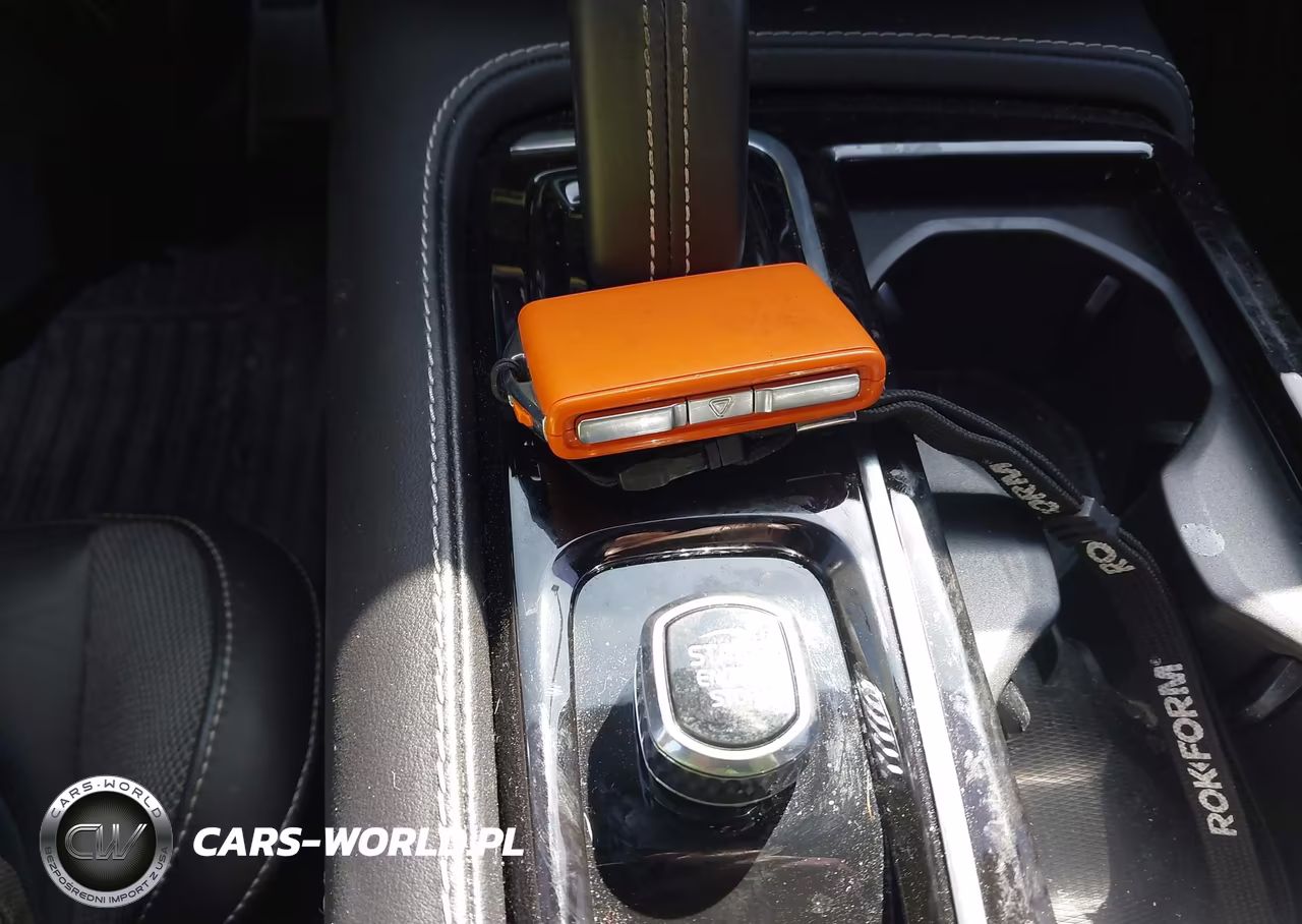 2022 Volvo S60 Recharge Plug-In Hybrid T8 Black Edition R-Design Extended Range VIN:7JRH60FD4NG192485 - 11