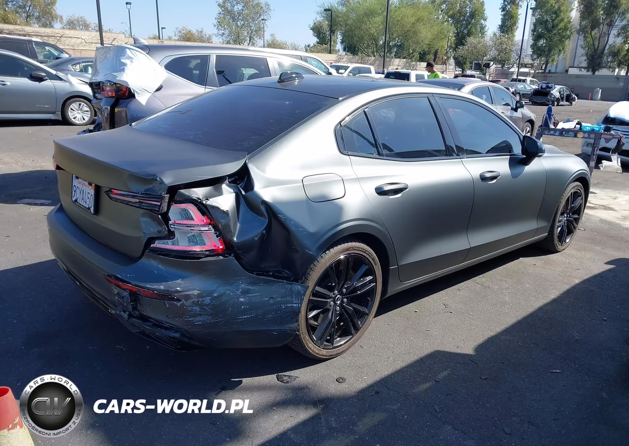 2022 Volvo S60 Recharge Plug-In Hybrid T8 Black Edition R-Design Extended Range VIN:7JRH60FD4NG192485 - 6