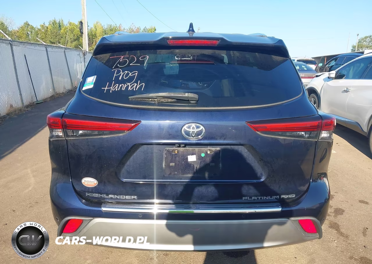 2020 Toyota Highlander Platinum VIN:5TDFZRBH3LS033695 - 17