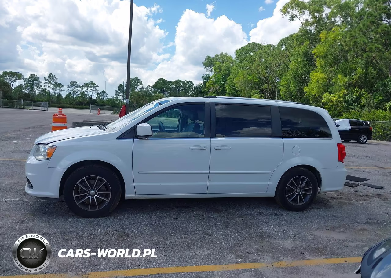 2017 Dodge Grand Caravan Sxt VIN:2C4RDGCG7HR562413 - 14