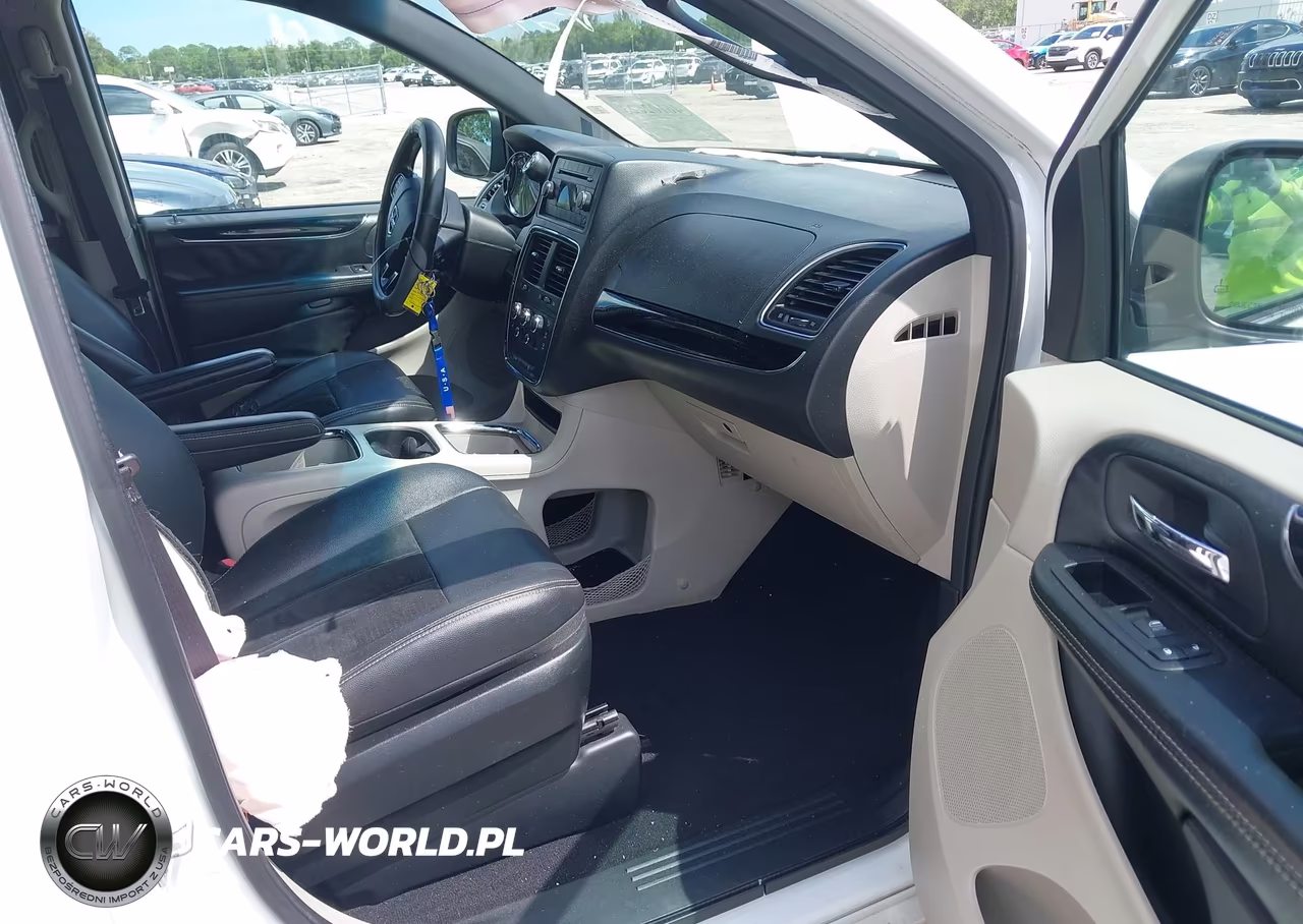 2017 Dodge Grand Caravan Sxt VIN:2C4RDGCG7HR562413 - 5