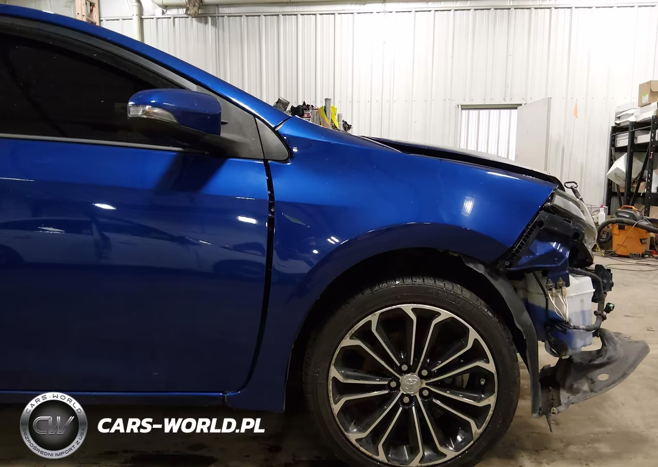 2015 Toyota Corolla S Plus VIN:5YFBURHE1FP307354 - 18